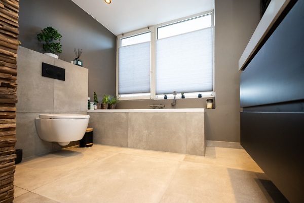 Badkamer en tegelvloer renovatie
